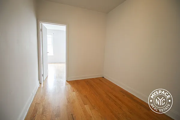 Rented by MySpaceNYC | media 28