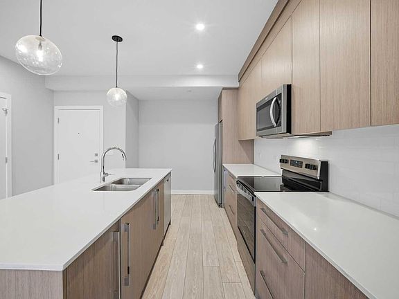 3rd image of 60 Skyview Ranch Rd NE #2301
