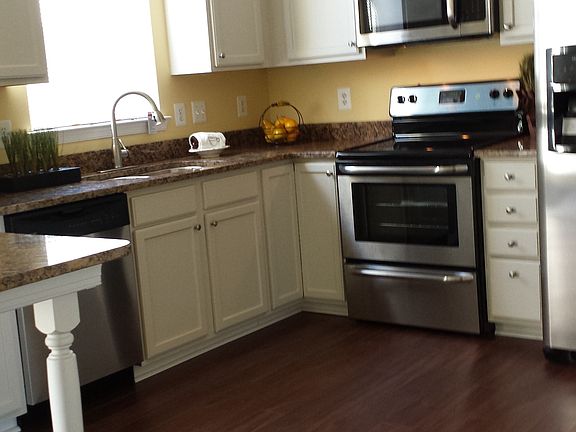 2nd image of 46019 Gooseneck Dr