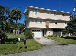 6263 Island Dr, Weeki Wachee, FL 34607