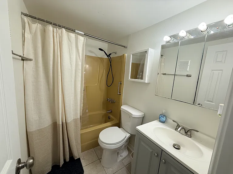 8440 Old Post Rd #102 — Photo 25