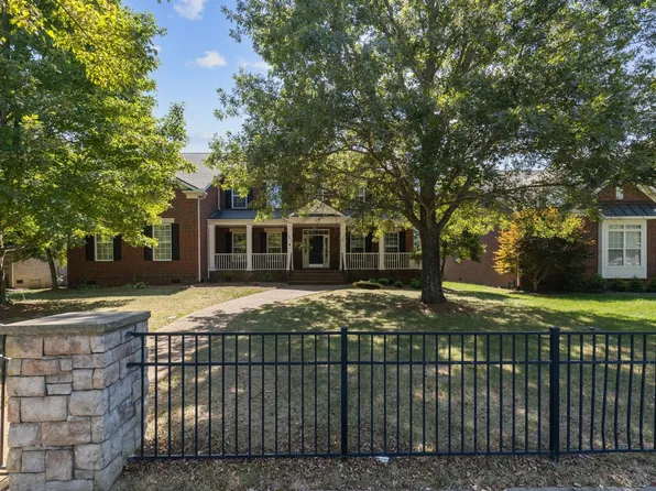 3061 Oxford Glen Dr, Franklin, TN 37067