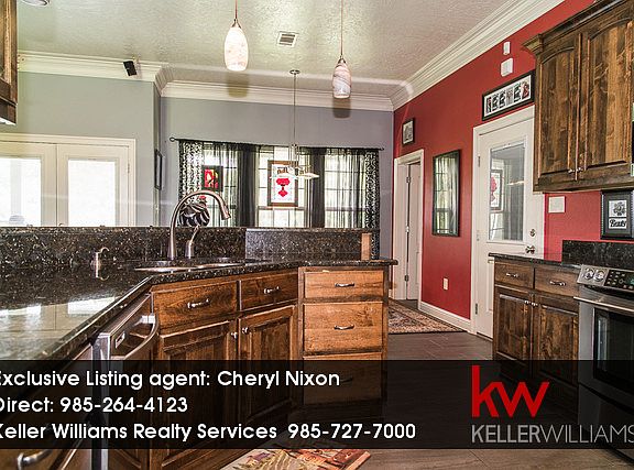 3rd image of 62621 Wisteria Ln