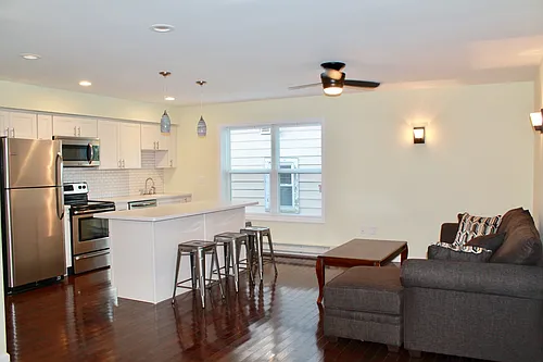 514 Linn St #1 Photo 1