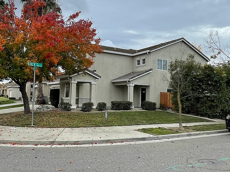 Poppy St — Photo 1