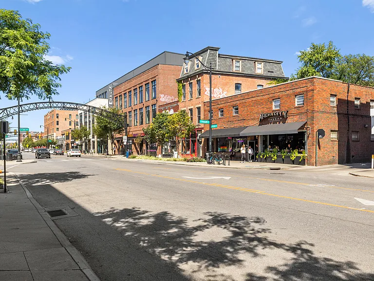 854 N High St #F — Photo 13