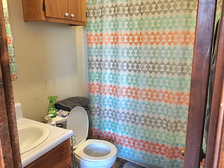 1561 N Van Ness Ave #13 — Photo 6