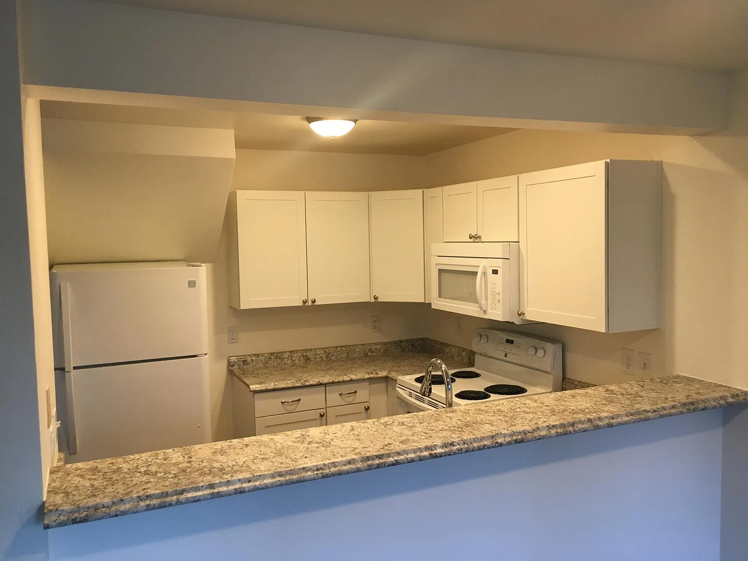 2 bed, 2.5 bath, 1129 sqft, $2,195 — Photo 2