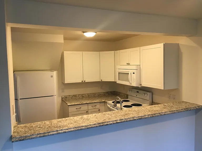 7161 SW Sagert St #104 — Photo 2