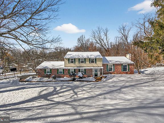 2nd image of 51 Oakland Dr