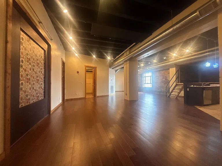 213 W Olive St #105 — Photo 2