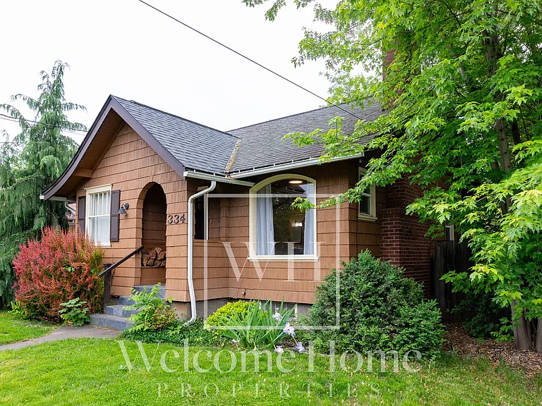 334 E Chestnut St — Photo 3