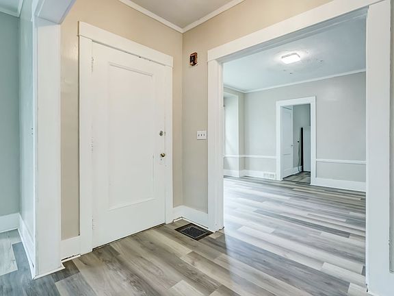 entranceway between living area