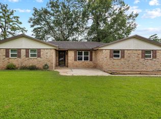 7001 Guy Ln, Orange, TX 77632