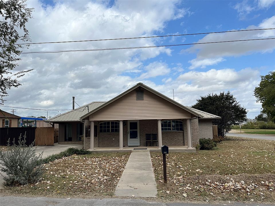 1st image of 409 E Boyd Ave
