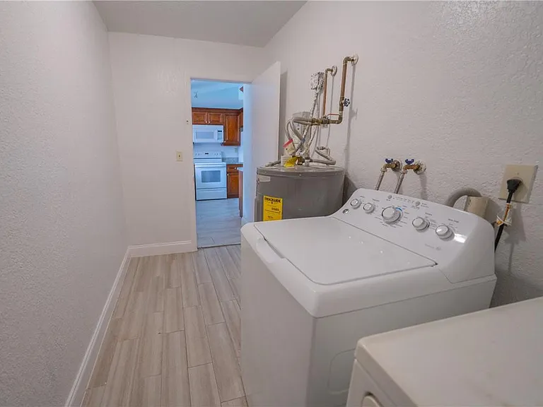 5332 NW 29th Ct — Photo 30