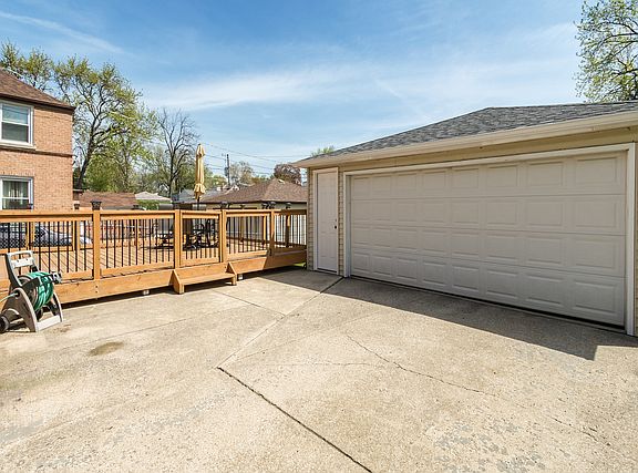 3rd image of 1337 Heidorn Ave