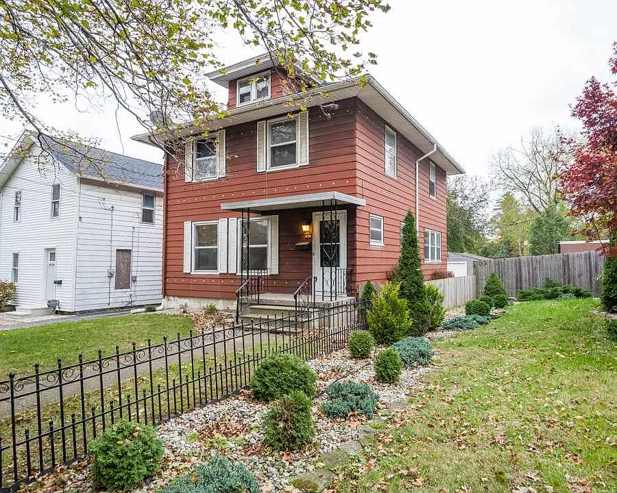 406 4th St photo 1