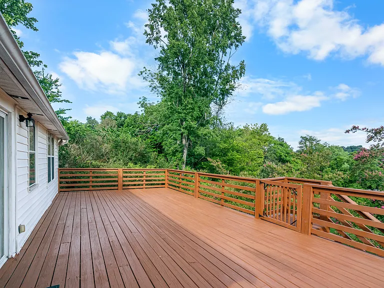 258 E Moody Ave — Photo 39