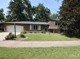 6537 N Post Oak Rd, Peoria, IL 61615