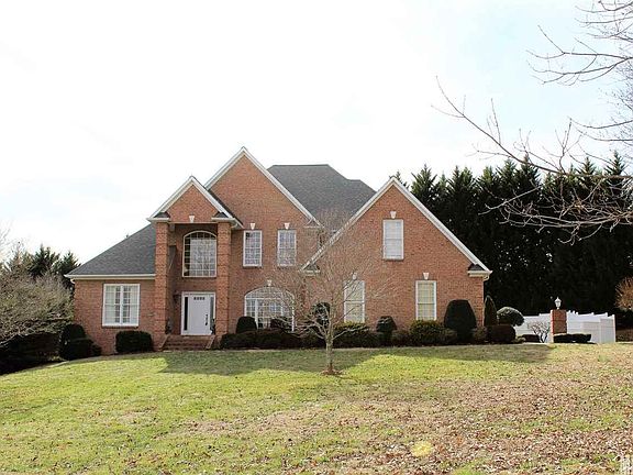 2nd image of 2440 Thornfield Dr
