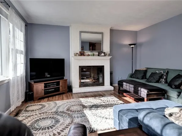 5 Carolyn Dr, Newport News, VA 23606