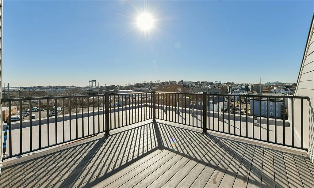 2 bed, 2.0 bath, 807 sqft, $2,800 — Photo 1