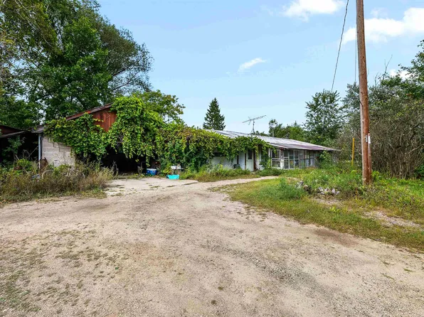 W6344 Aniwa Rd, Wild Rose, WI 54984