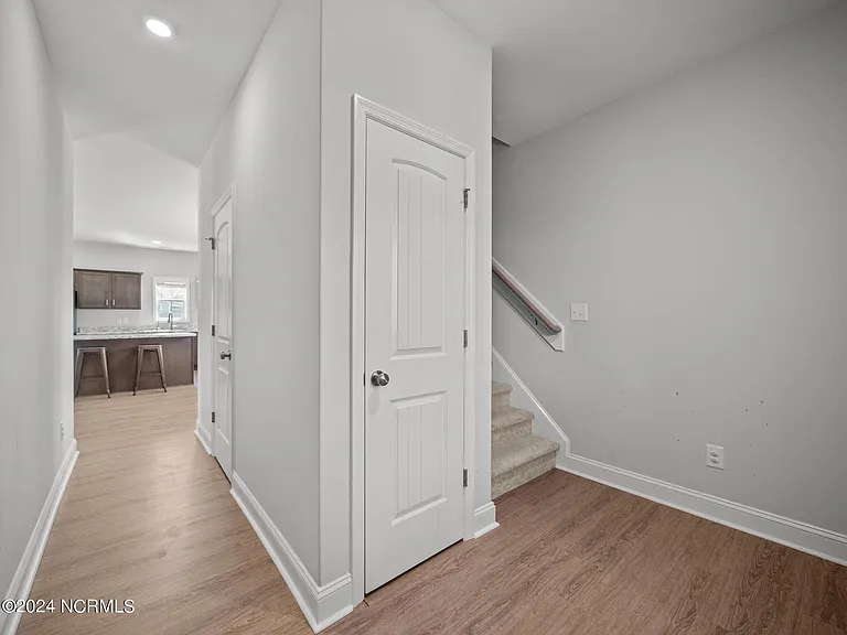 516 Poults Dr — Photo 11