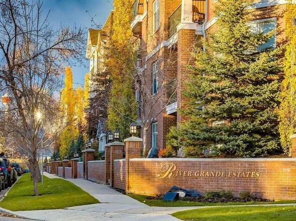 2320 W Erlton St SW #302, Calgary, AB T2S 2V8