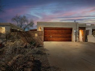 694 Lakeview Cir SE, Rio Rancho, NM 87124