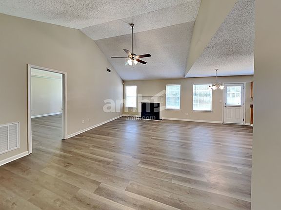 5th image of 2921 Knoll View Pl