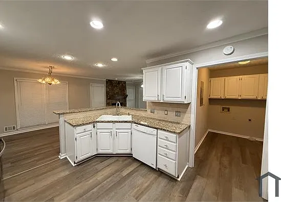 261 Hambridge Ct — Photo 5