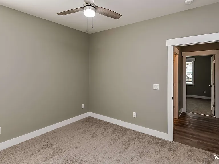 154 McKinnon Ave NE — Photo 7