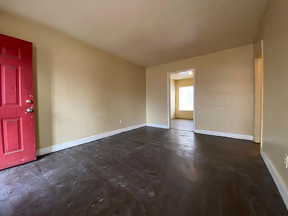 3rd image of 920 N Hollywood St #920