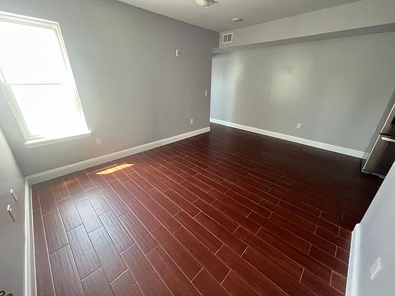 3rd image of 638 N 11th St #4