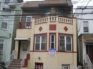 205 39th St, Union City, NJ 07087