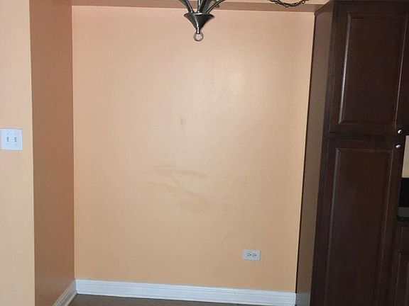 4th image of 580 Lawrence Ave APT 101