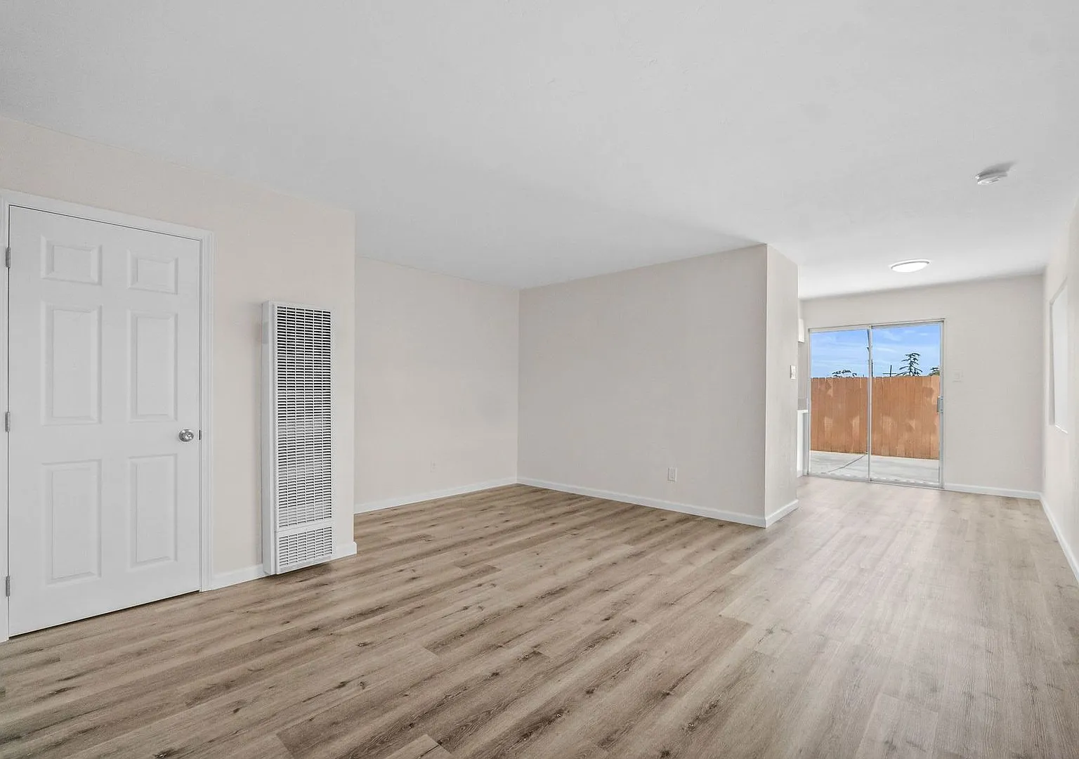455 Del Mar Ct. — Photo 2