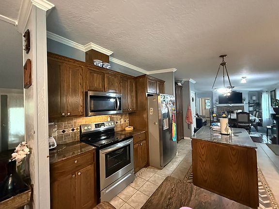 4th image of 3722 Holly Rd