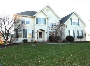 607 Patriot Ln, Phoenixville, PA 19460