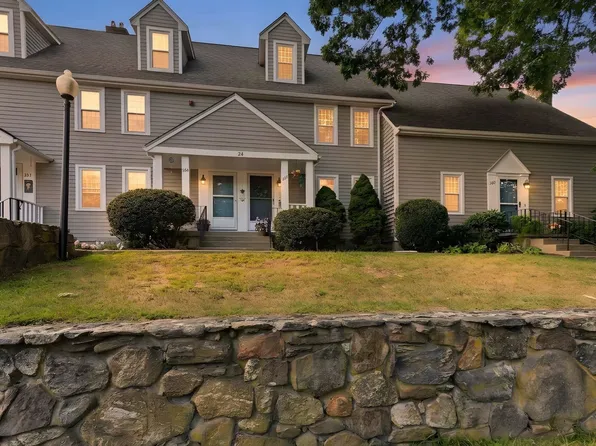 354 Twin Lakes Dr Unit 354, Halifax, MA 02338