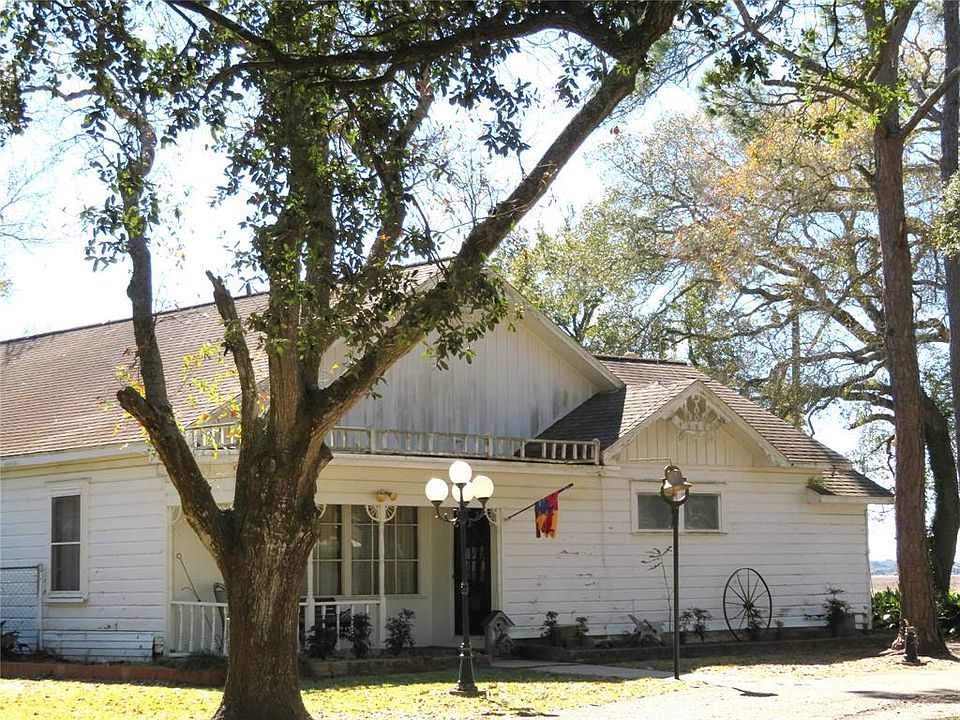 1901 W Norris St, El Campo, TX 77437 MLS 3074365 Zillow