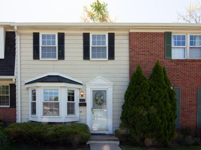 19578 Crystal Lake Dr, Northville, MI, 48167