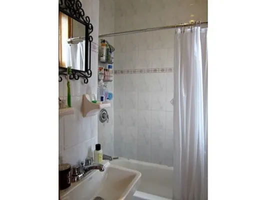 Rented by MCR Realty | media 17