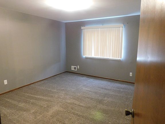 5th image of 32722 Harper Ave