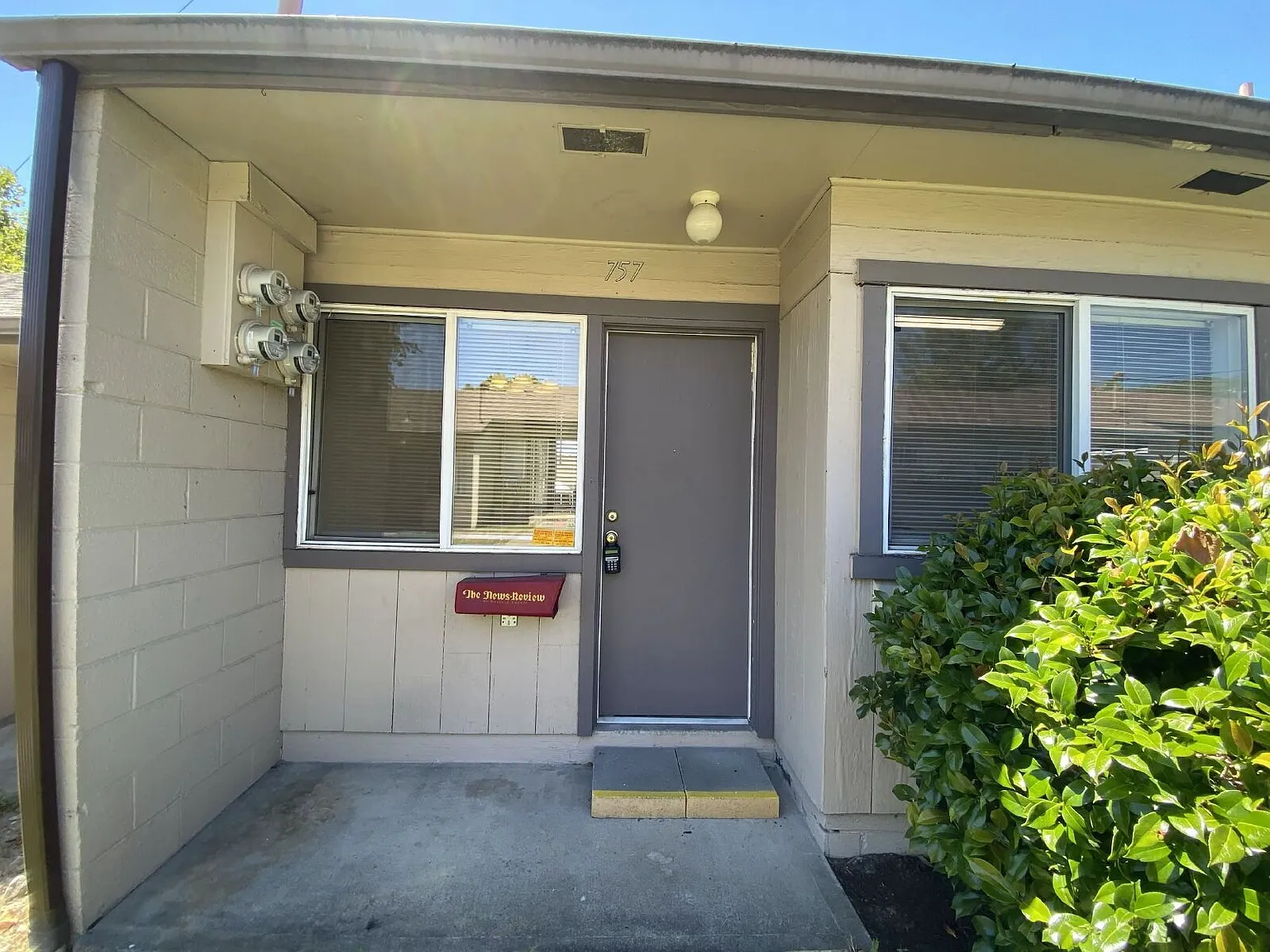3 bed, 1.0 bath, 990 sqft, $1,550 — Photo 2