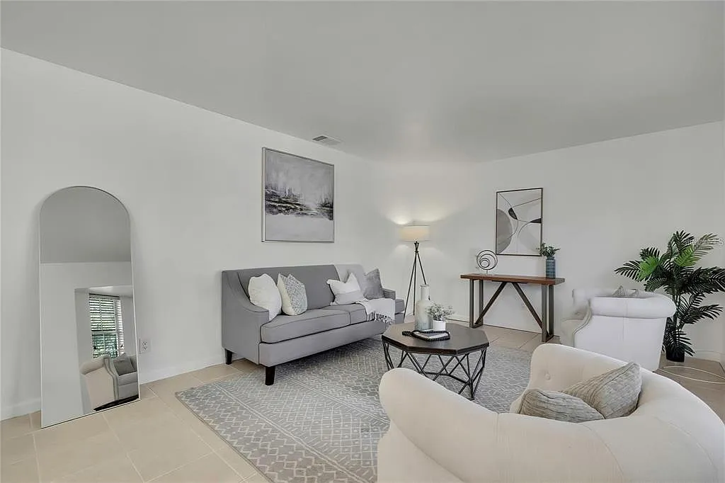 3 bed, 2.5 bath, 1598 sqft, $2,950 — Photo 3