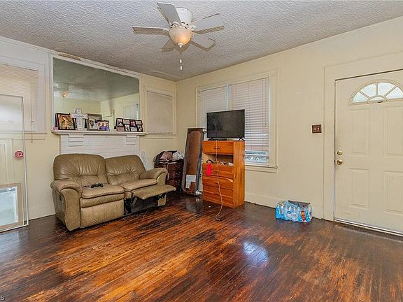5th image of 2325 N Glenn Ave