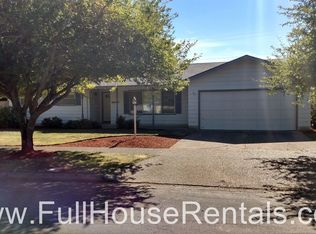 2582 Dover Dr, Eugene, OR 97404